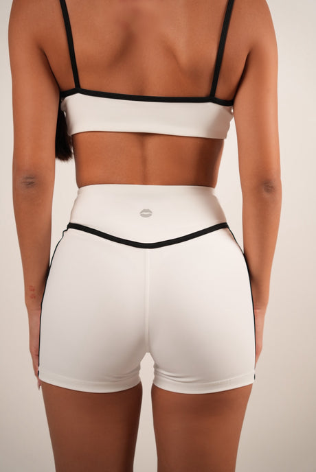 שורט Ellén Snow White