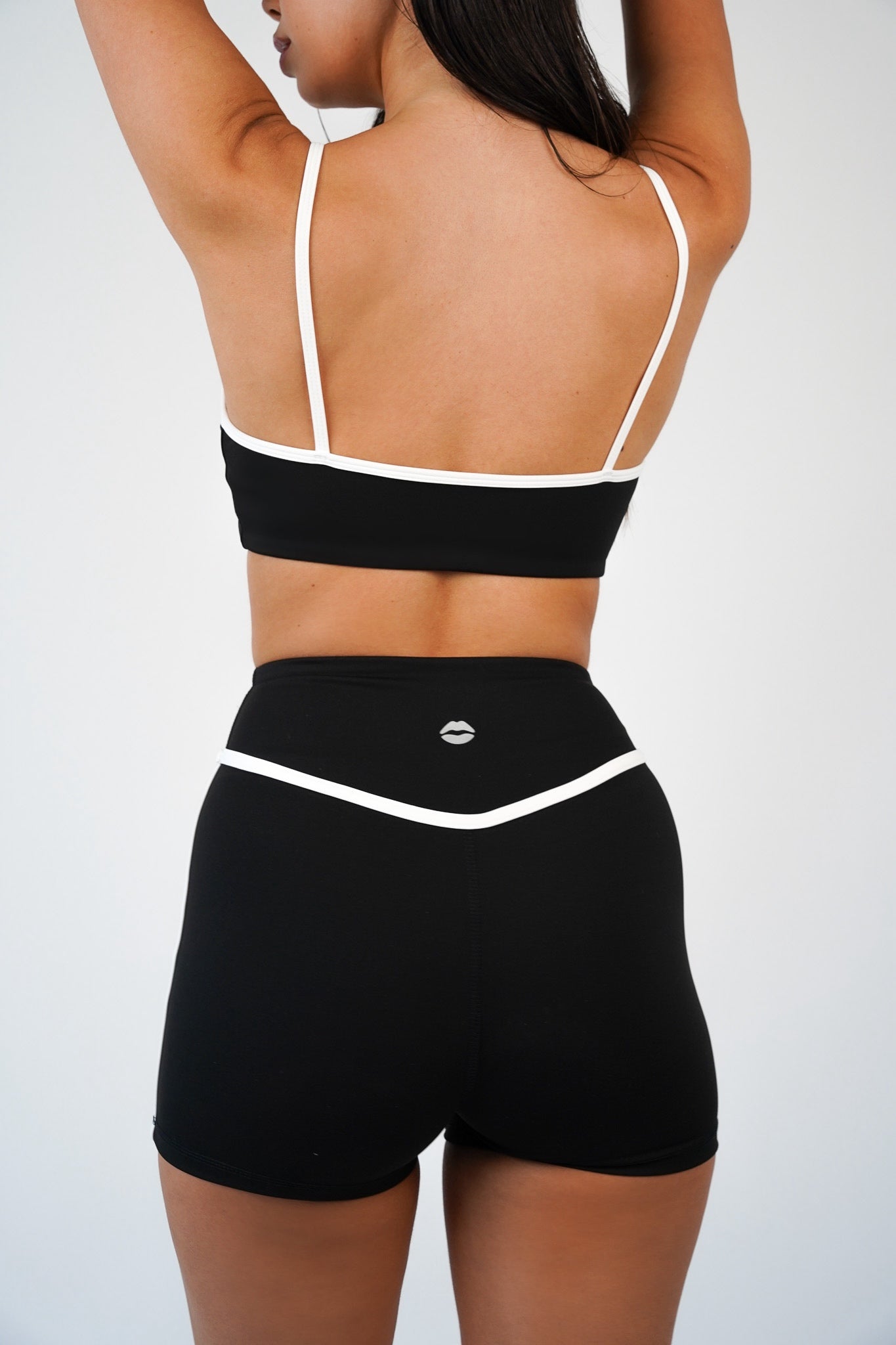 Top Ellén Black