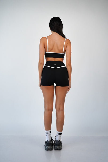 שורט Ellén Black