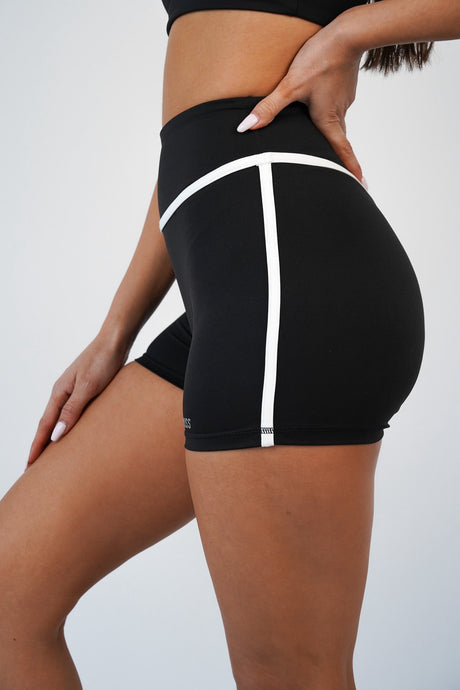 שורט Ellén Black